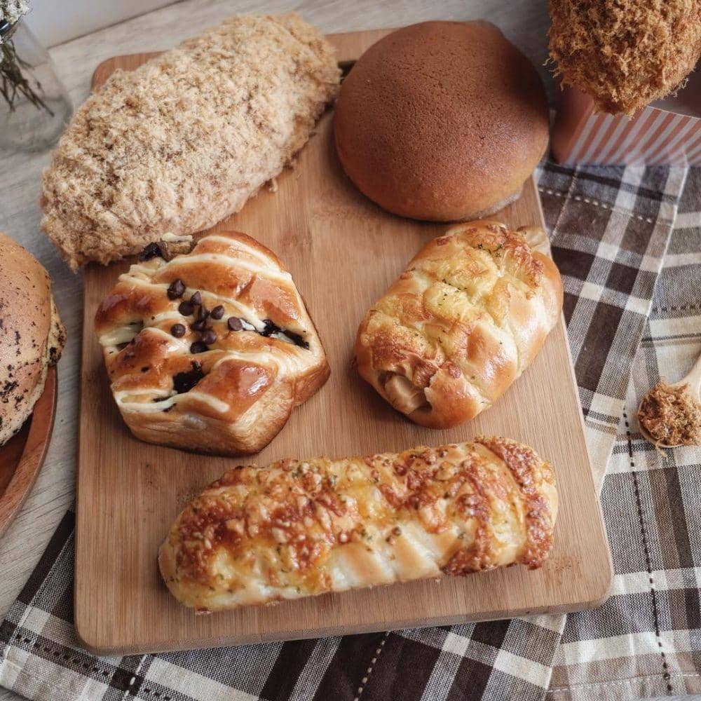 Warm Flavors of Rivera Bakery: Handcrafted Delights in Cilacap